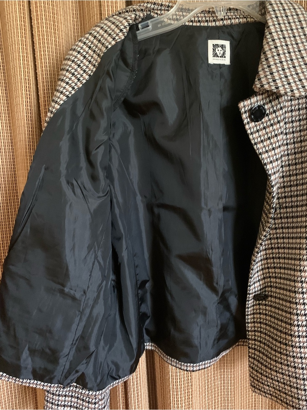 Anne Klein Black, Brown, Off-White Houndstooth Cropped Blazer - Picture 3 of 6